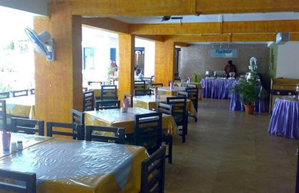 Alor Holiday Resort Calangute Esterno foto